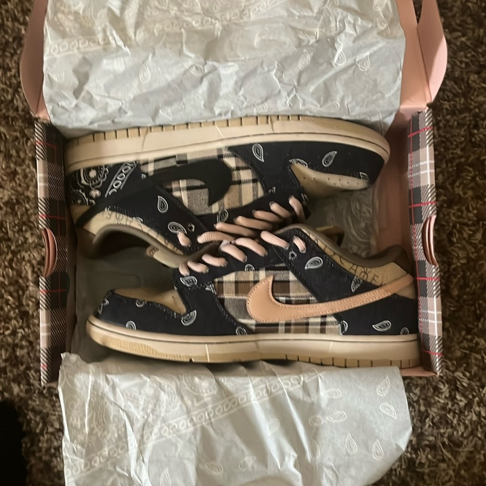 Travis Scott dunks